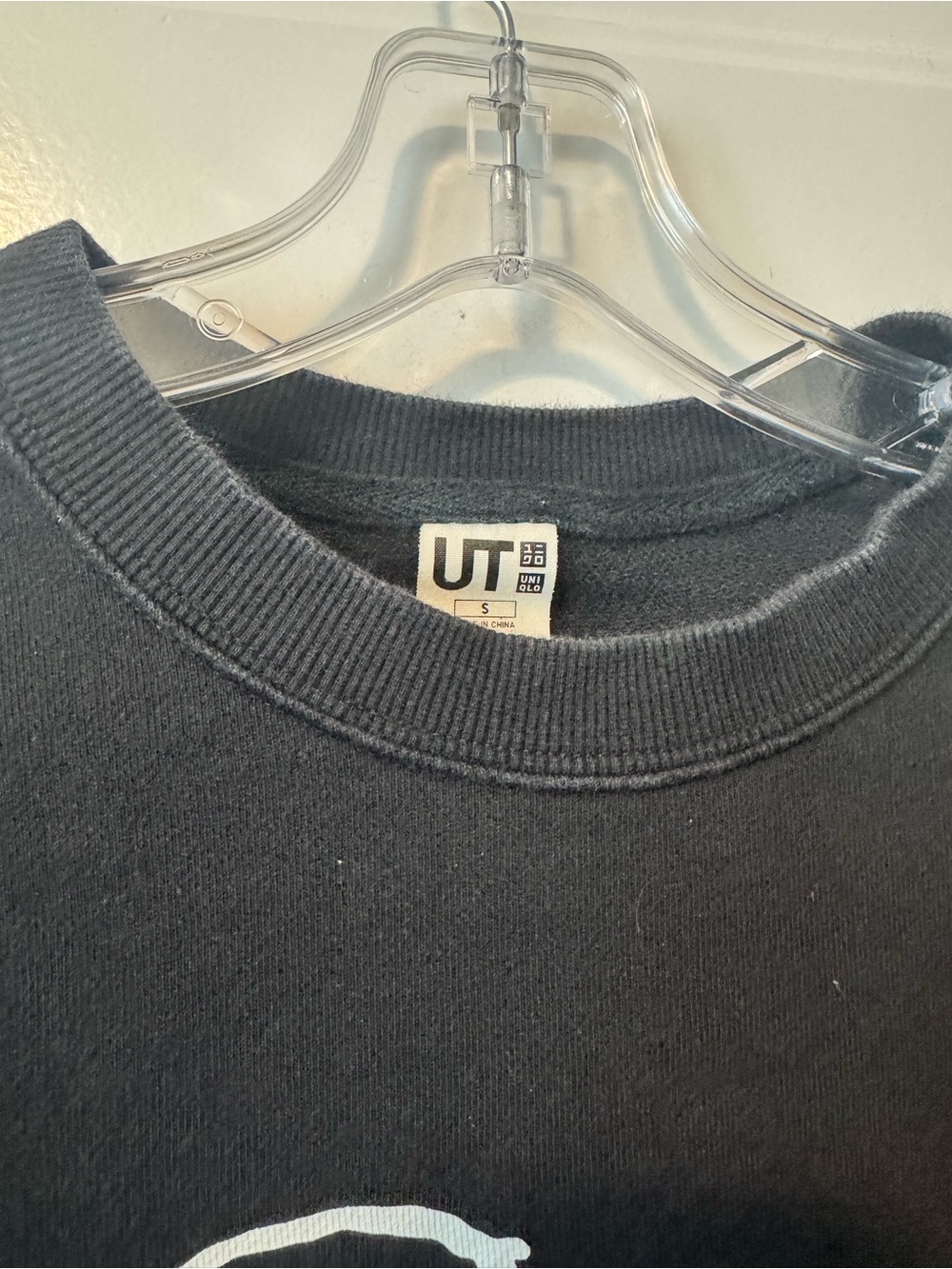 Uniqlo UT KAWS x Peanuts Snoopy Skateboard Crewneck Sweatshirt SM Black UNISEX - Picture 7 of 8